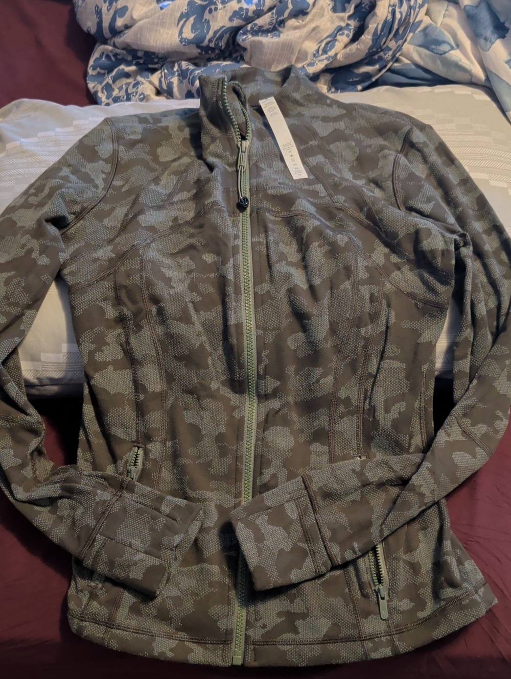 New Lululemon Women’s Camo Zip-Up Jacket - Olive Green